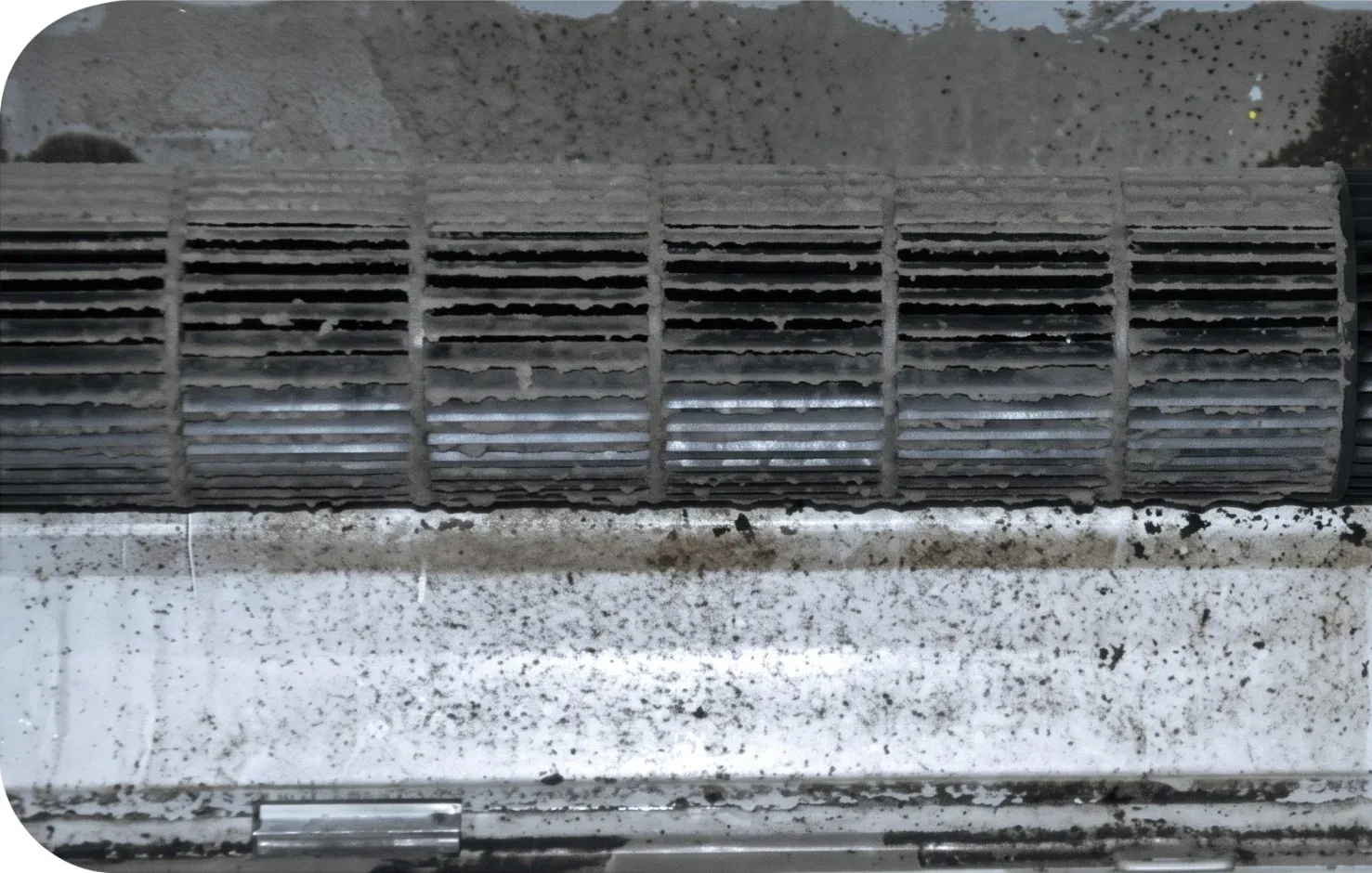 Heat pump barrel fan before and after cleaning — before cleaning